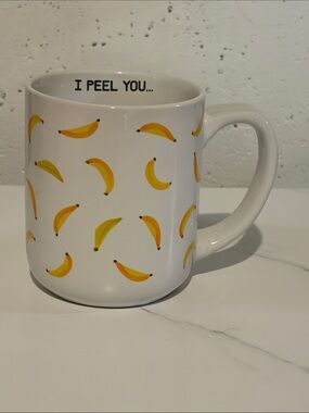 White Ceramic Banana Pattern Mug - Playful Yellow Design